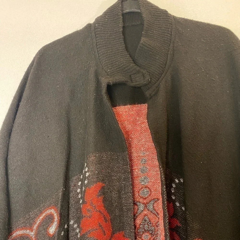 RED & BLACK PATTERNED PAISLEY PONCHO WITH FRINGE